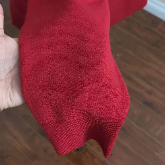 Joe Fresh| NWT Red and White Snow Flake Patterned Long Sleeve Crew Neck Sweater - Picture 5 of 15